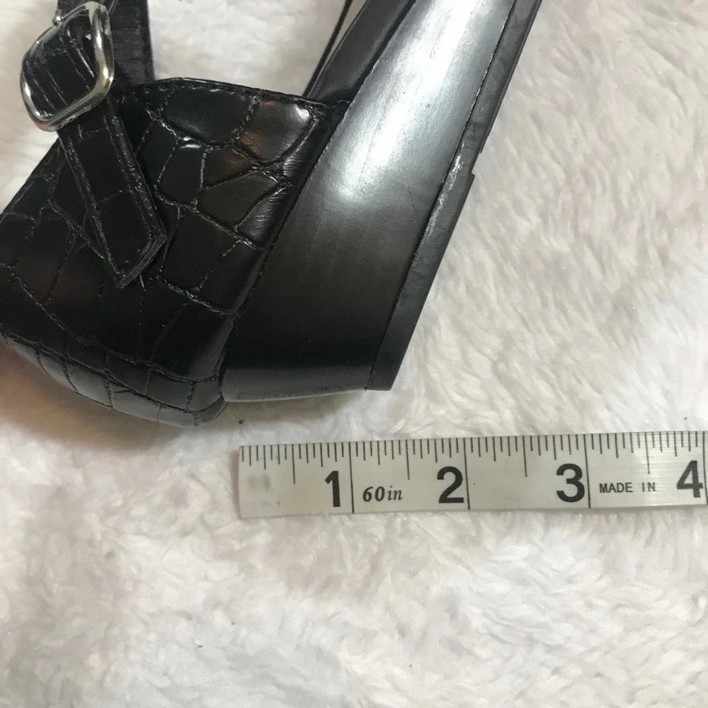 White Mountain Molly Black Wedge‎ Flats Ankle Strap 6 Minimalist Chic Comfort
